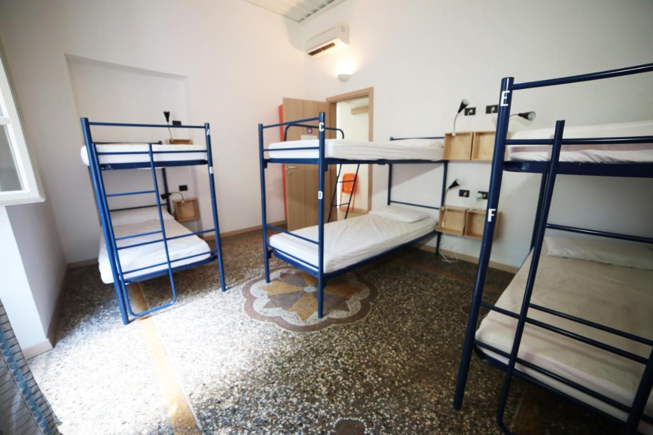 Castle Hostel Genova Eksteriør bilde